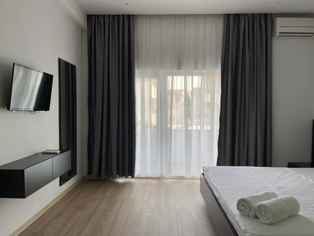 Ladi Hotel